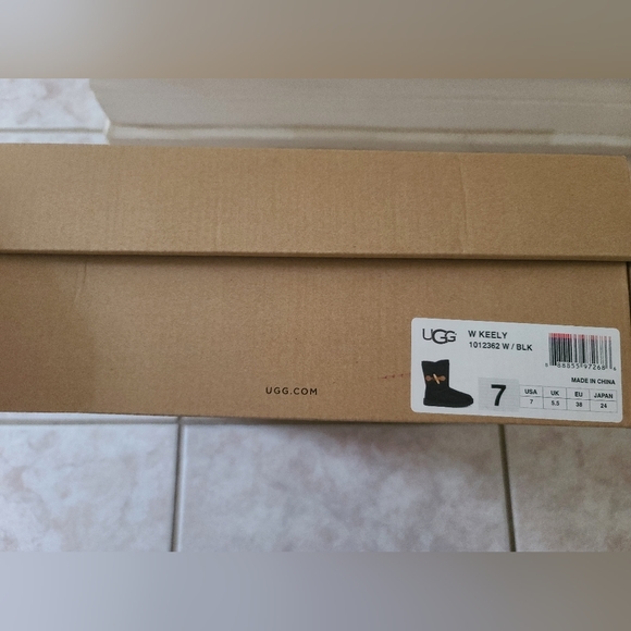 UGG Women's Keely Black Boots 7 - Picture 9 of 10